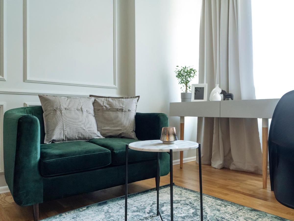 Amazing Location - Superb View - Old Town Apartment Bukares Bagian luar foto